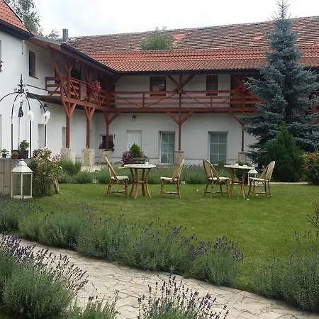 Landhaus Club *